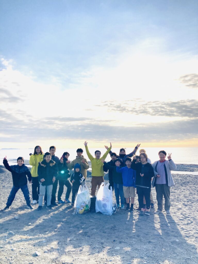 20240203ビーチクリーン後の集合写真